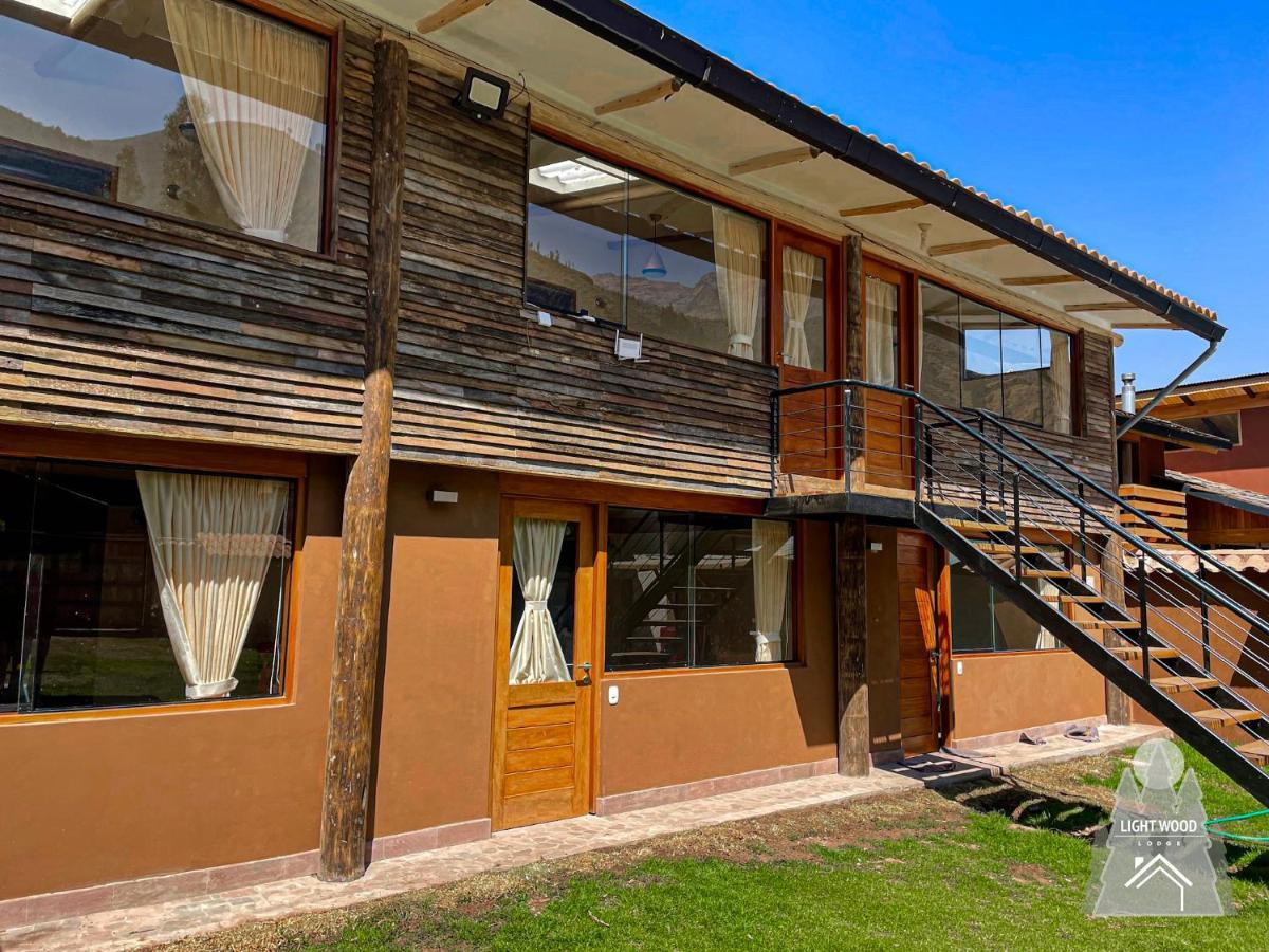 Light Wood Hotel Calca Exterior foto